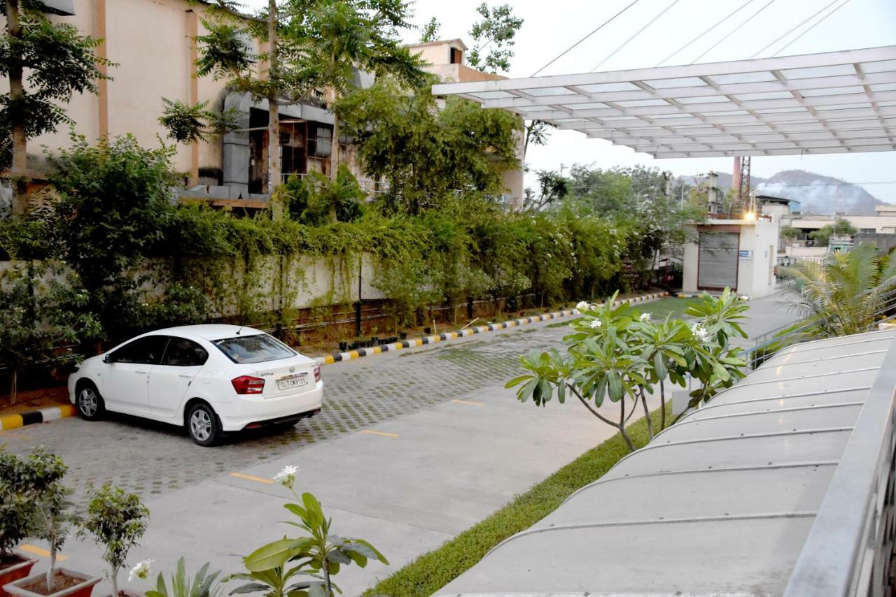 Starlit Suites Neemrana Exterior photo